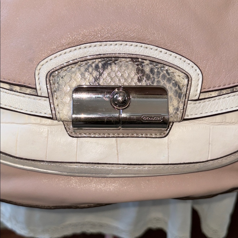 Coach Kristin shoulder/cross body bag pearlescent beige pink white snake skin - Picture 7 of 17